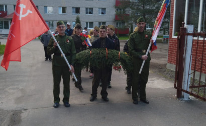Фотогалерея — Митинг и возложение цветов к памятнику Лукина М.А. проживающими ГБУ "Трояновкого СПНИ" — фото