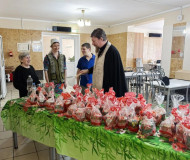 Главная — Освящение куличей отцом Сергием. — фото