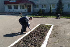 Новости — Уборка территории интерната ! — фото