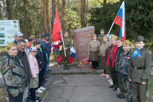 Новости — Митинг и возложение цветов с Квакшинской МОУ СОШ — фото