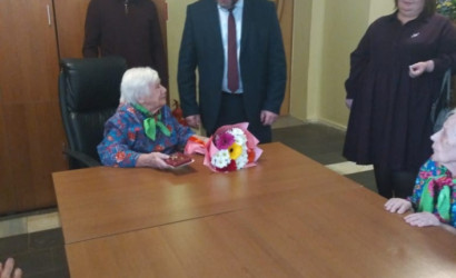 Вручение медали к 80 летию Победы Главой Калининского м.о. Румянцевой С.А. проживающей Соколовой З.И. — фото-626_3