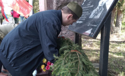 Митинг и возложение цветов к памятнику Лукина М.А. проживающими ГБУ "Трояновкого СПНИ" — фото-626_2